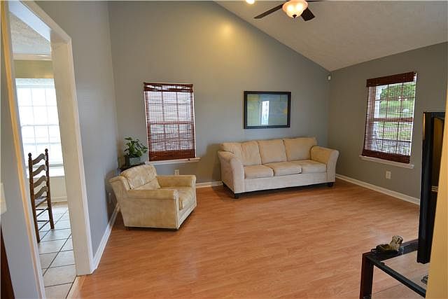 2nd image of 417 Newton Ct