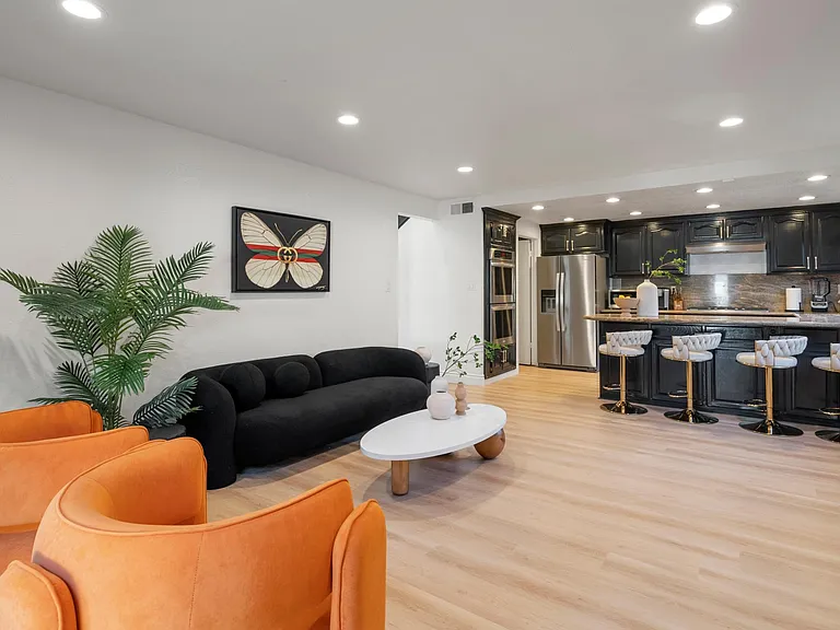 12464 Sanford St — Photo 8