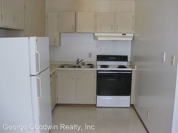 4th image of 409 4th St #409