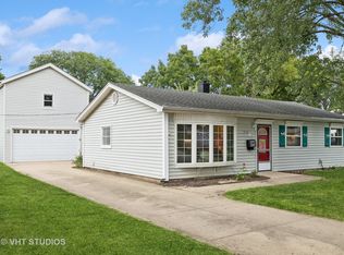 312 N Emerald Ave, Mundelein, IL