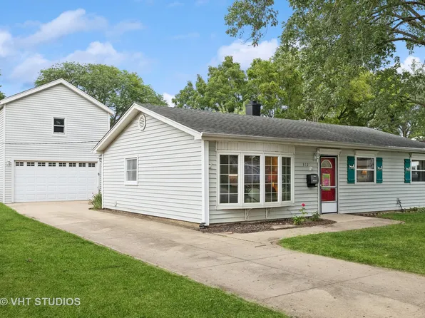 312 N Emerald Ave, Mundelein, IL 60060