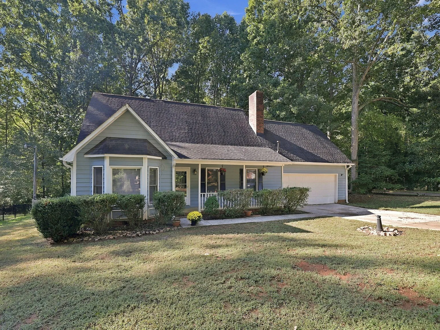 3 bed, 1498 sqft, $1,900 — Photo 1