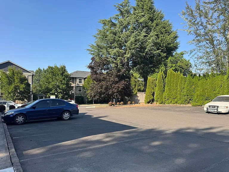 Quiet 2-Bed 2-Bath Apartments Close to WOU with Beautiful Landscaping In-Unit Washer/Dryer — Photo 19