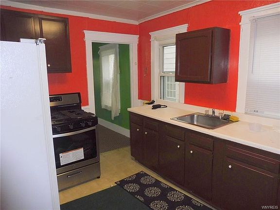 5th image of 86 Modern Ave Fl 1