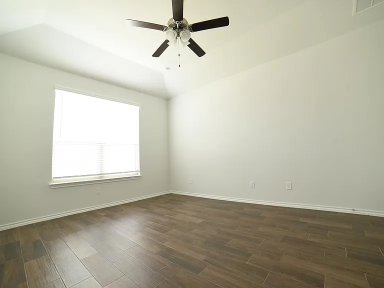 1407 Buckley St — Photo 7