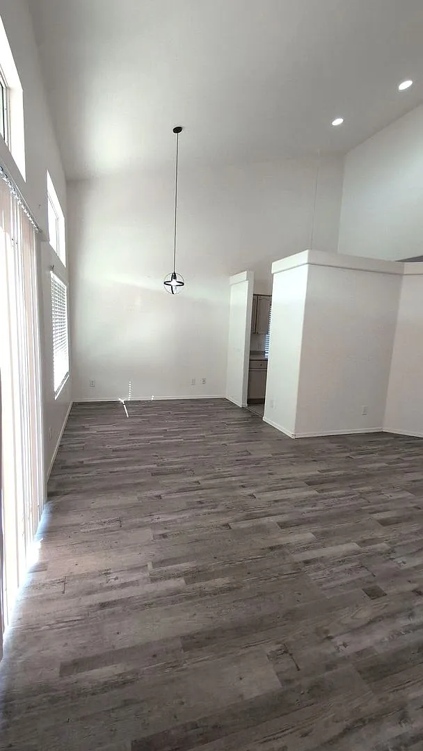 Coming Soon Beautiful 4 Bedroom In Gated Val Vista Lakes! — Photo 4