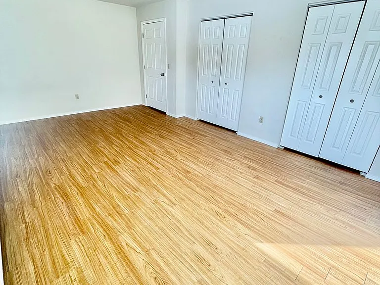 202 Princess Dr — Photo 16