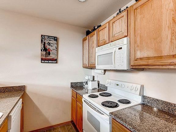5th image of 700 Lakepoint Dr