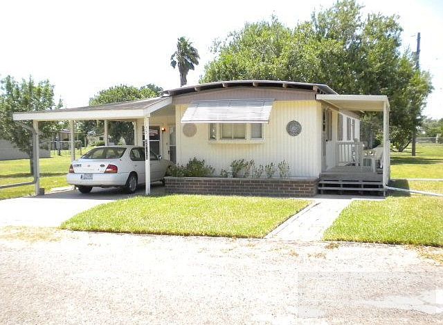 1st image of 25831 Maple Dr