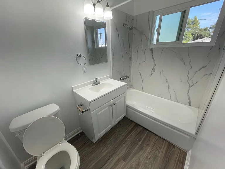 7033 Fulton Ave — Photo 12