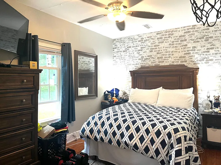 4 Briggs Ave — Photo 15