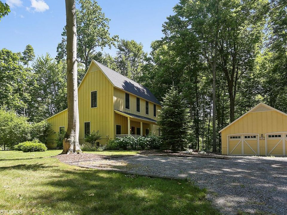 1st image of 28 Orchard Ln