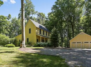 28 Orchard Ln, Buchanan, MI 49107