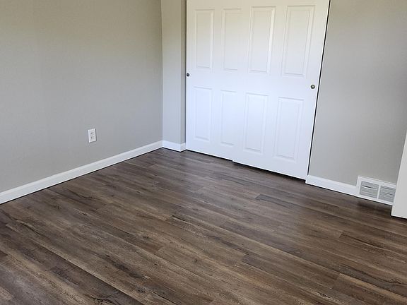 3rd image of 821 Southwell Ln #821