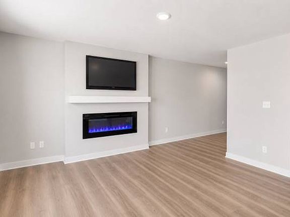 5th image of 353 Juniper Dr