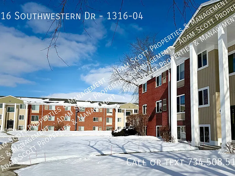 1316 Southwestern Dr #4 — Photo 8