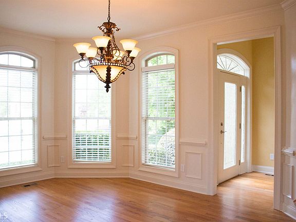 3rd image of 800 Stafford Ct