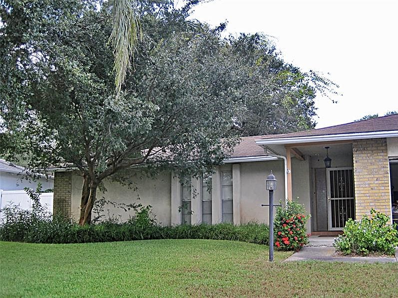 1st image of 8146 Coachlight Cir