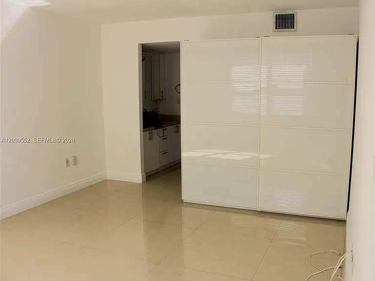 2333 Brickell Ave #1004 — Photo 16