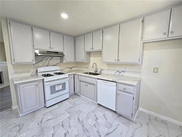 9649 N Loop Blvd — Photo 4