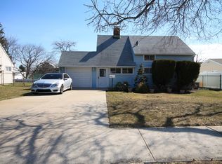 505 Sand Hill Rd, Wantagh, NY 11793