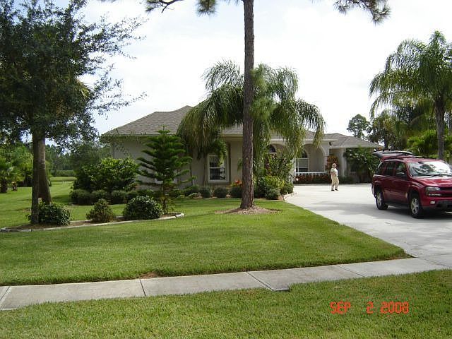 House Front & Driveway