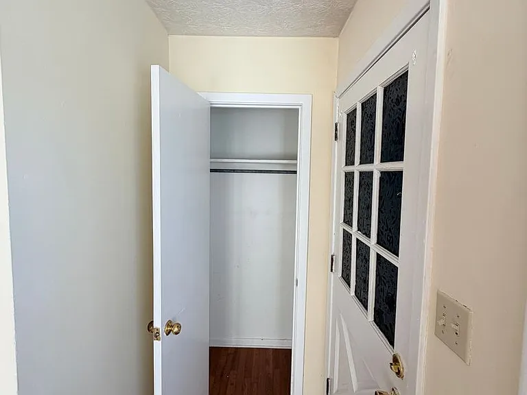 4112 Oak Dr — Photo 4