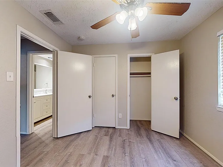 2331 Barrington Place Dr — Photo 31