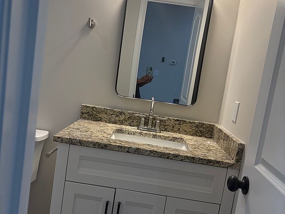 5th image of 219 N Mildred St #2