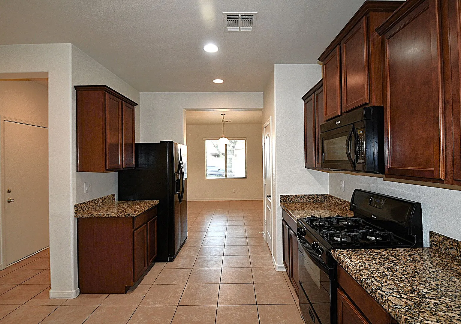 Move-In-Ready San Tan Heights Beauty — Photo 4