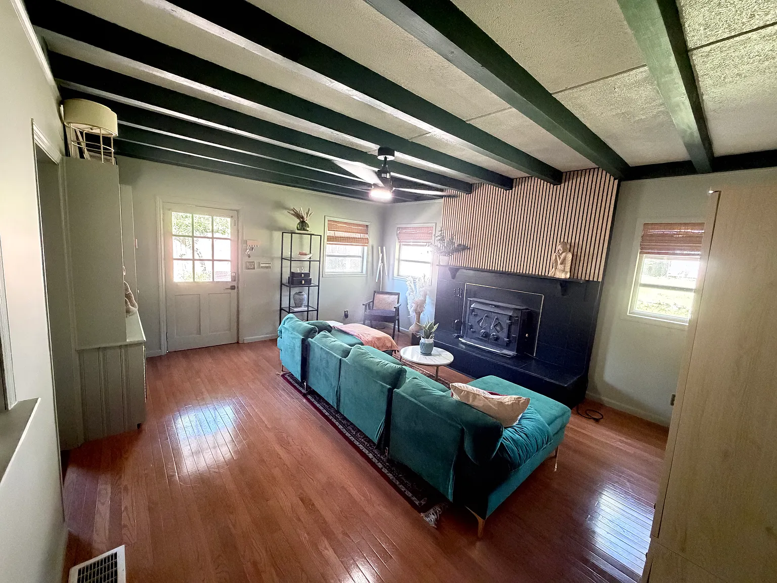3 bed, 1949 sqft, $850 — Photo 4
