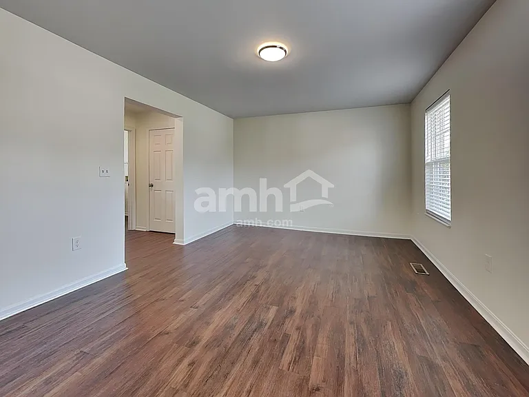 2831 Coachlight Ln — Photo 7