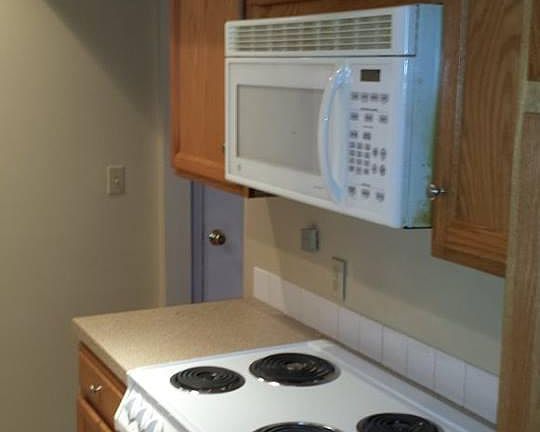 3rd image of 43 Berkshire Ct