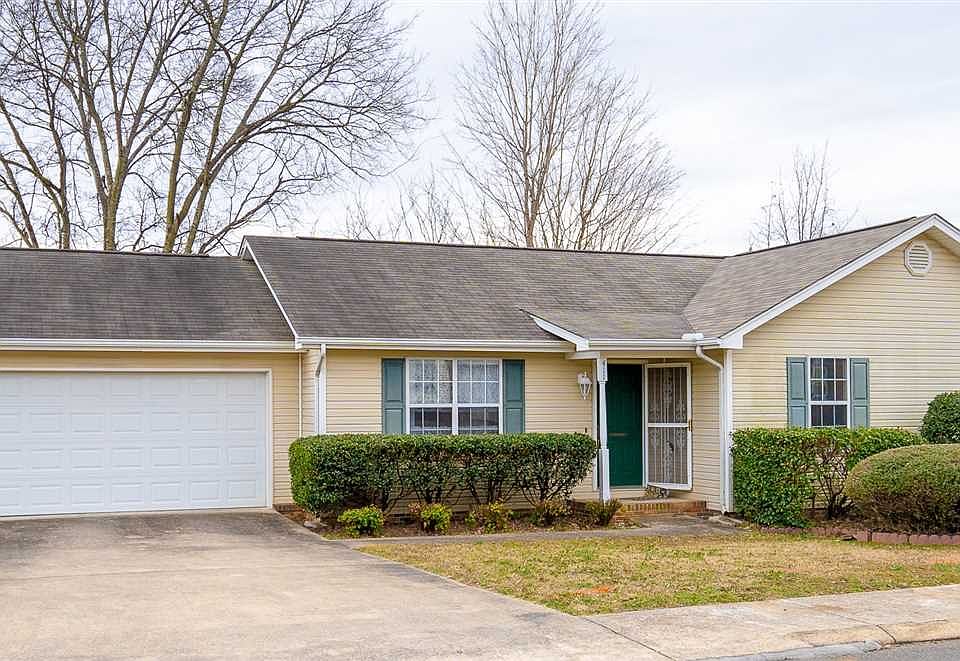 1st image of 411 Barberry Dr NW