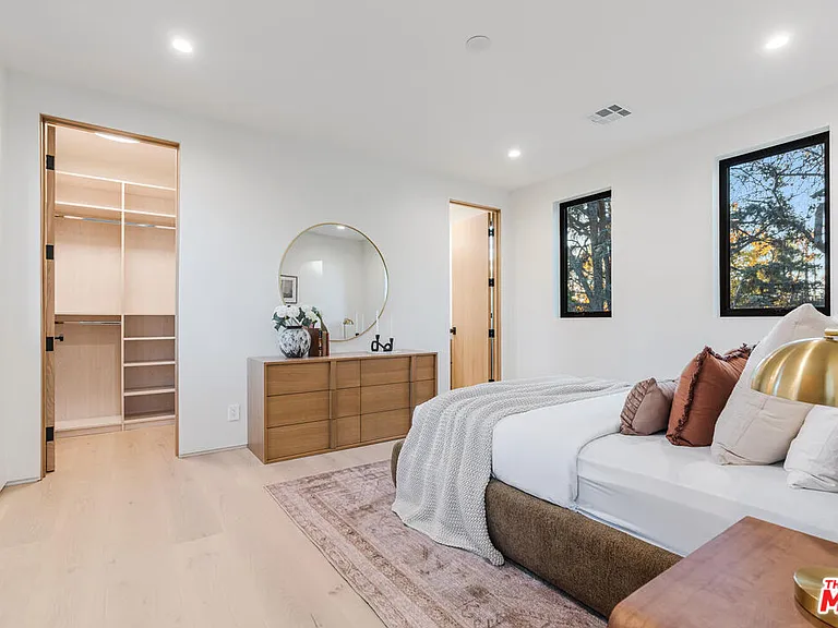 5064 Encino Ave — Photo 25