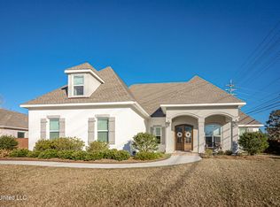 101 High Ridge Dr, Ocean Springs, MS 39564