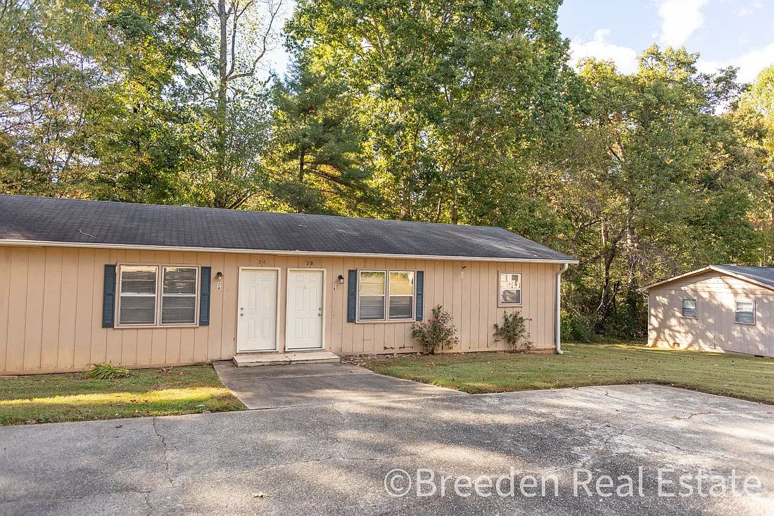 338-01: Gamecroft Duplexes — Photo 4