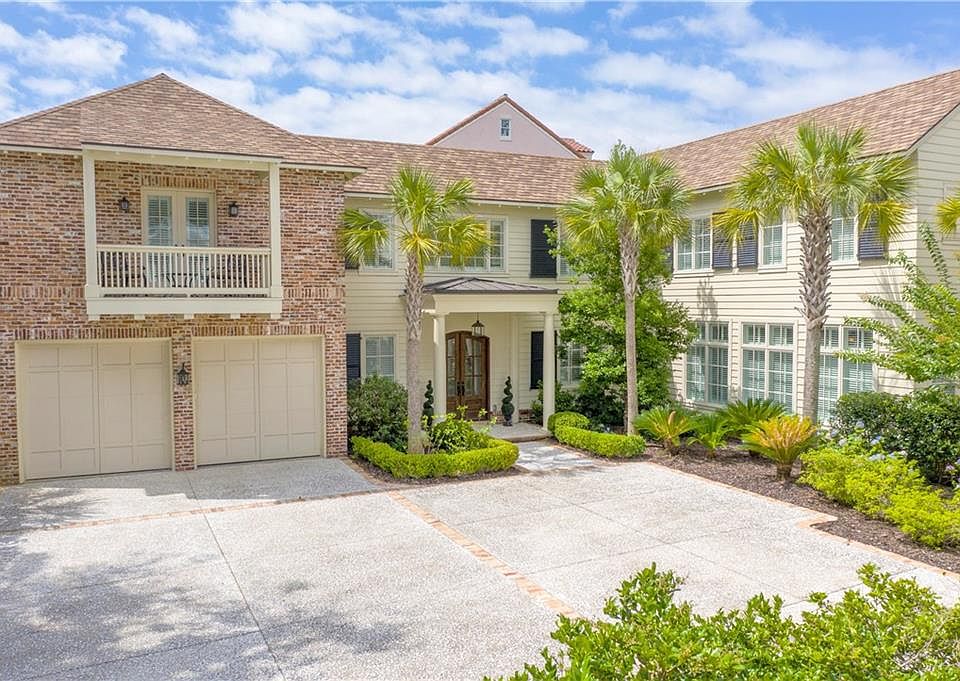 1st image of 104 Yacht Club Dr