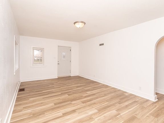 2nd image of 615 Grand Blvd