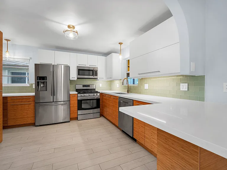 1351 Van Buren St — Photo 18