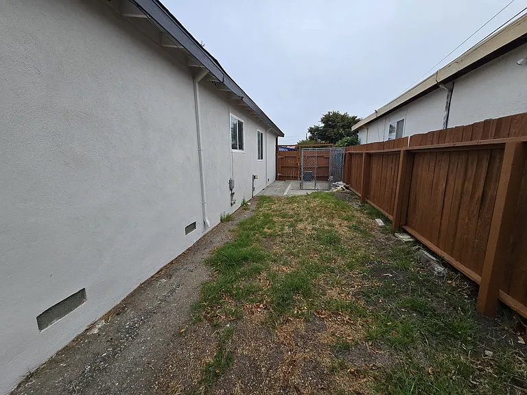5334 Creely Ave — Photo 16