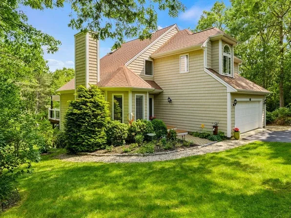 363 Blacksmith Shop Rd, East Falmouth, MA 02536