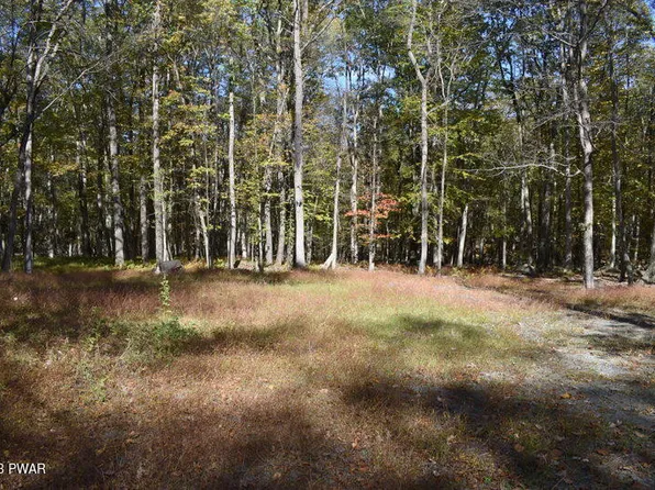 269 Oak Hill Rd, Hawley, PA 18428