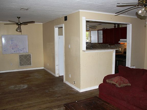 4th image of 4539 Hollywood Dr