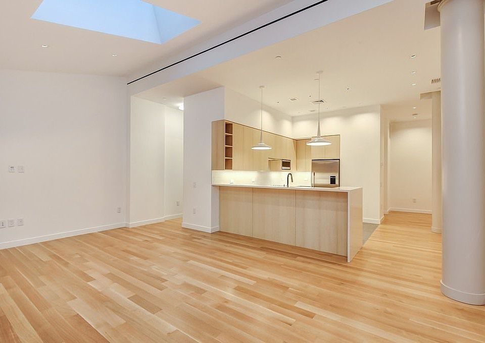 1st image of 142 Wooster St APT 1A