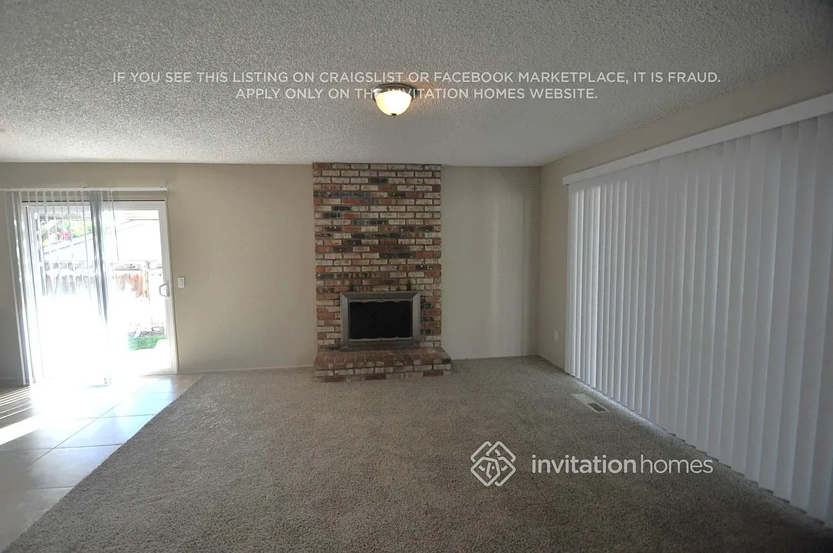 Building Photo - 2425 Grimsby Dr