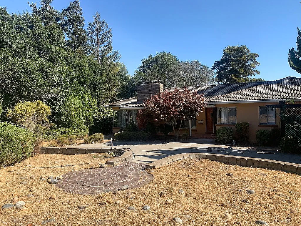 4682 Ewing Rd photo 1