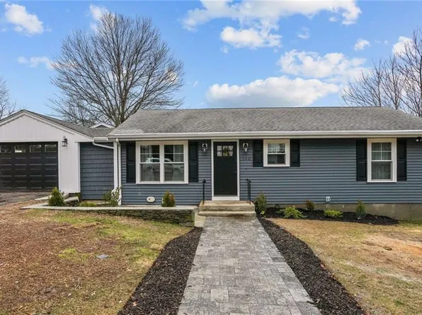 140 Redwood Rd, Portsmouth, RI 02871