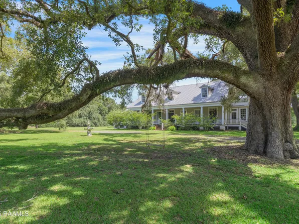 8801 E Old Spanish Trl, Jeanerette, LA 70544