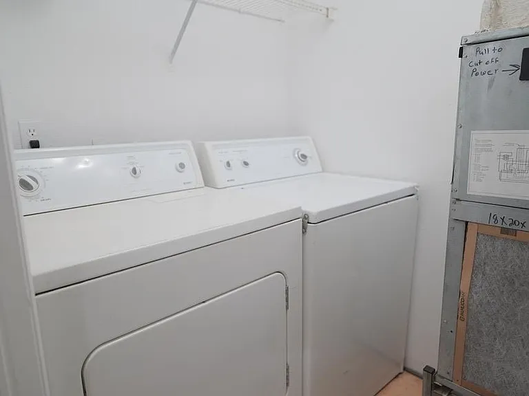 847 W Georgia St #2 — Photo 34
